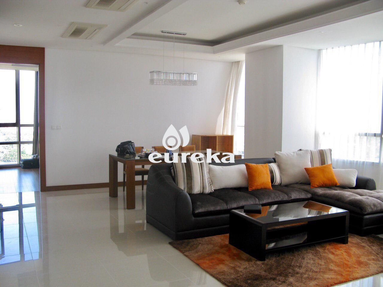 3 Bedroom Apartment with Basic Furniture at The XI River View XI/33